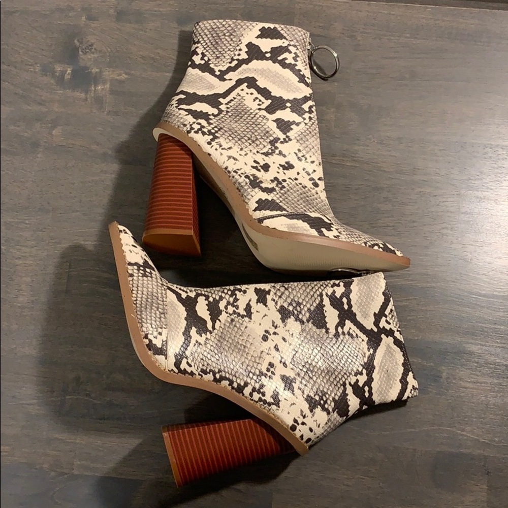 Misguided Snakeskin Ankle Heel Boots Front Zipper - Picture 8 of 16